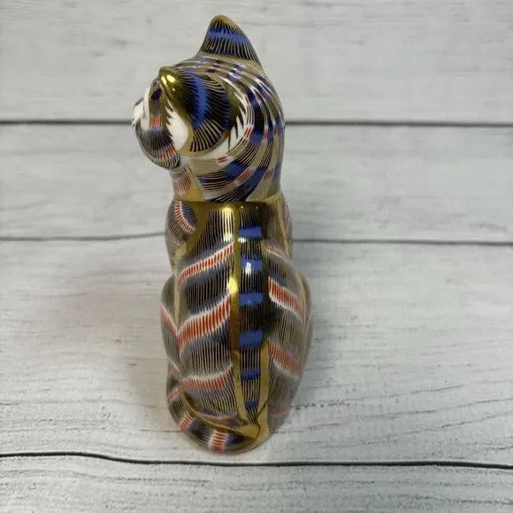 Royal Crown Derby Imari Decorated Cat Figurine English Bone China 5” Tall - Picture 4 of 6